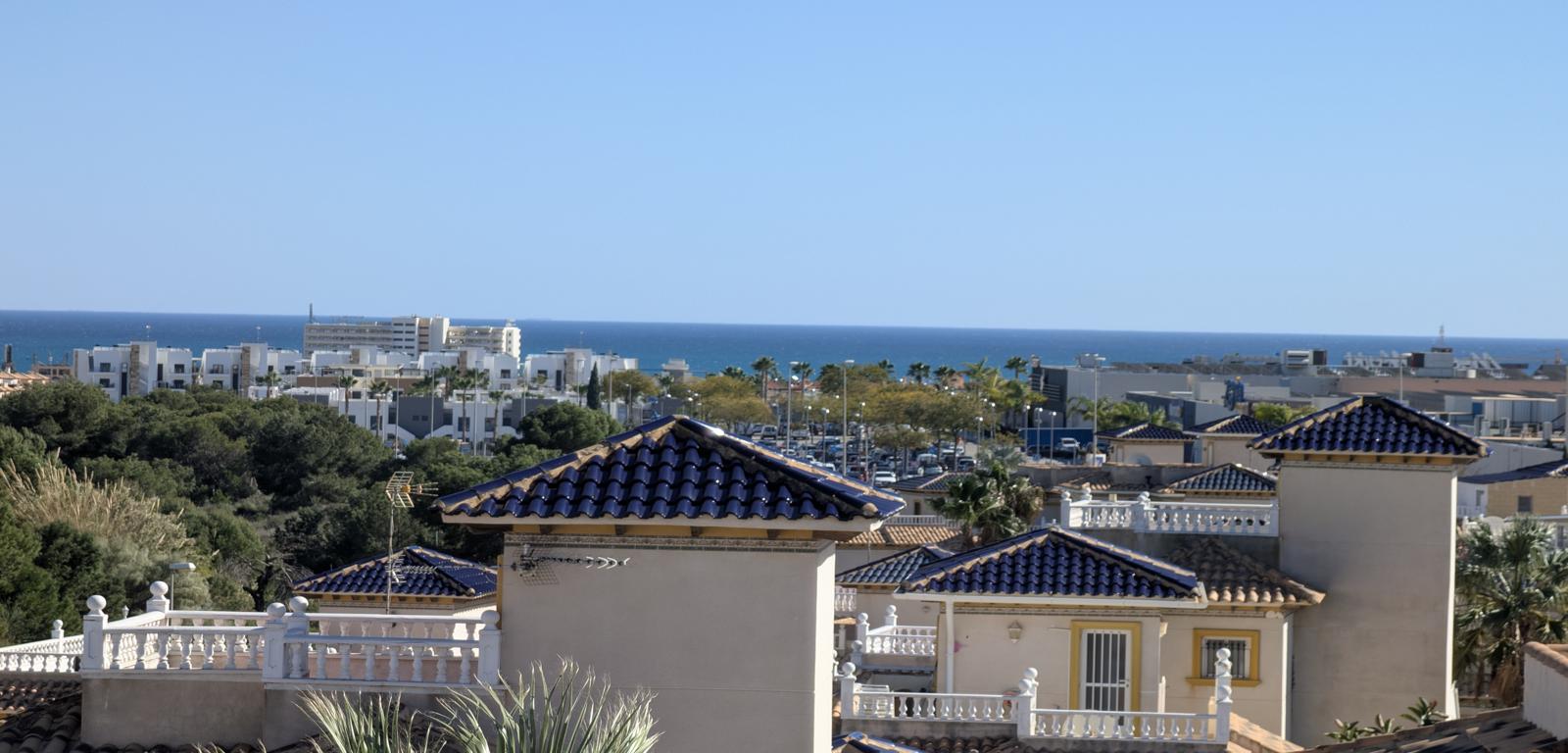 For sale - 4 Bedroom 3 Bathroom Villa in La Zenia - Costa Blanca  - Alicante