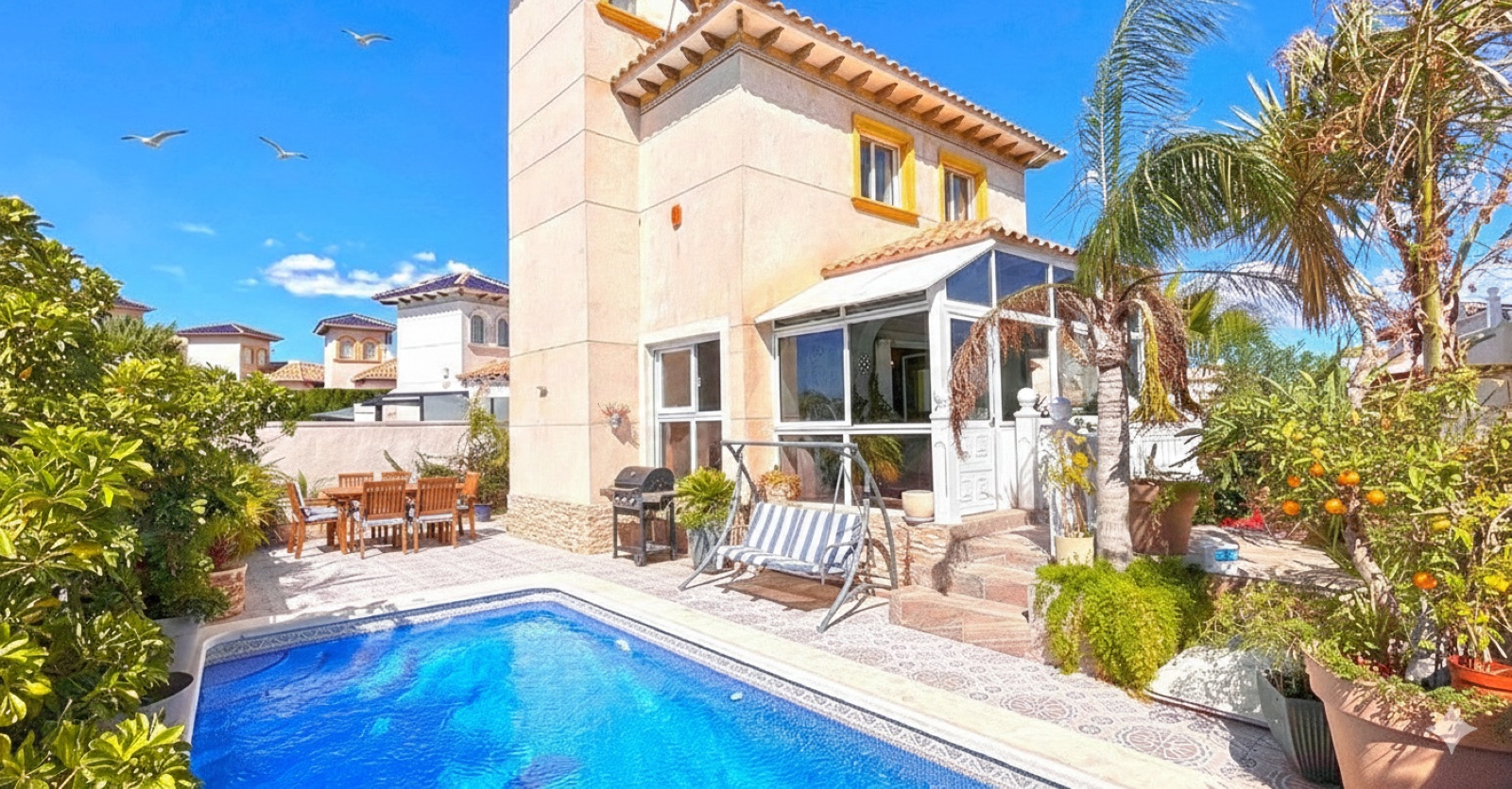 For sale - 4 Bedroom 3 Bathroom Villa in La Zenia - Costa Blanca  - Alicante