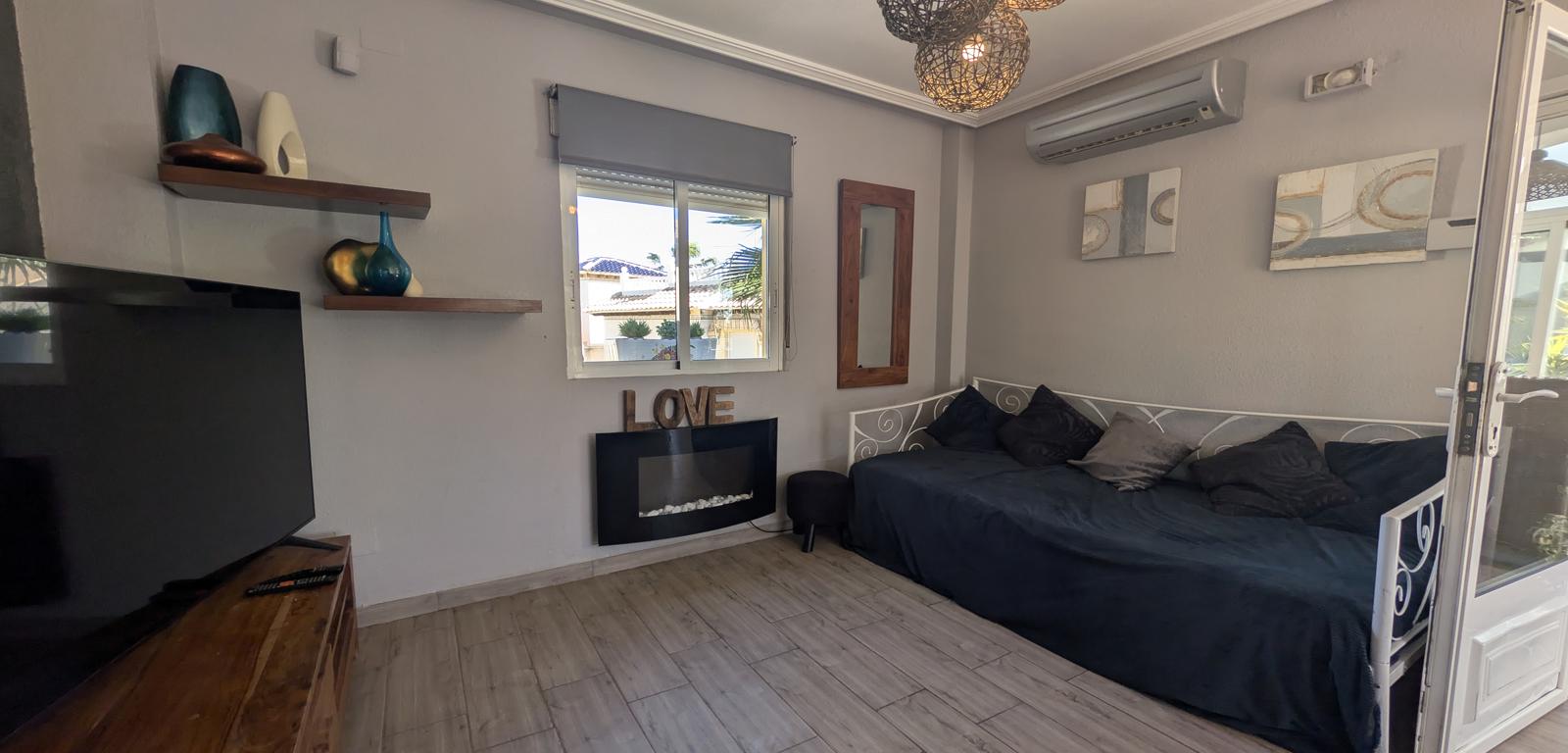 For sale - 4 Bedroom 3 Bathroom Villa in La Zenia - Costa Blanca  - Alicante