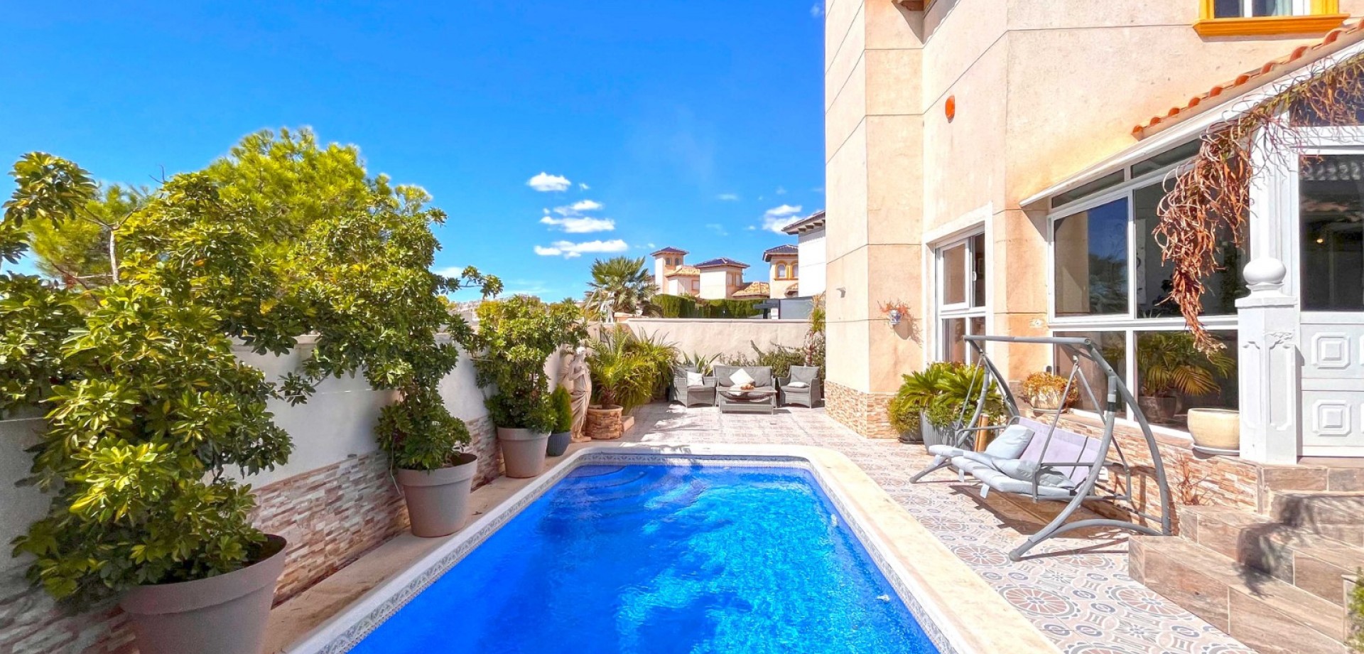 For sale - 4 Bedroom 3 Bathroom Villa in La Zenia - Costa Blanca  - Alicante