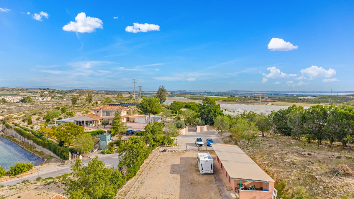 For sale - 4 Bedroom 3 Bathroom House - Finca - Cortijo in Orihuela - Torremendo  - Alicante