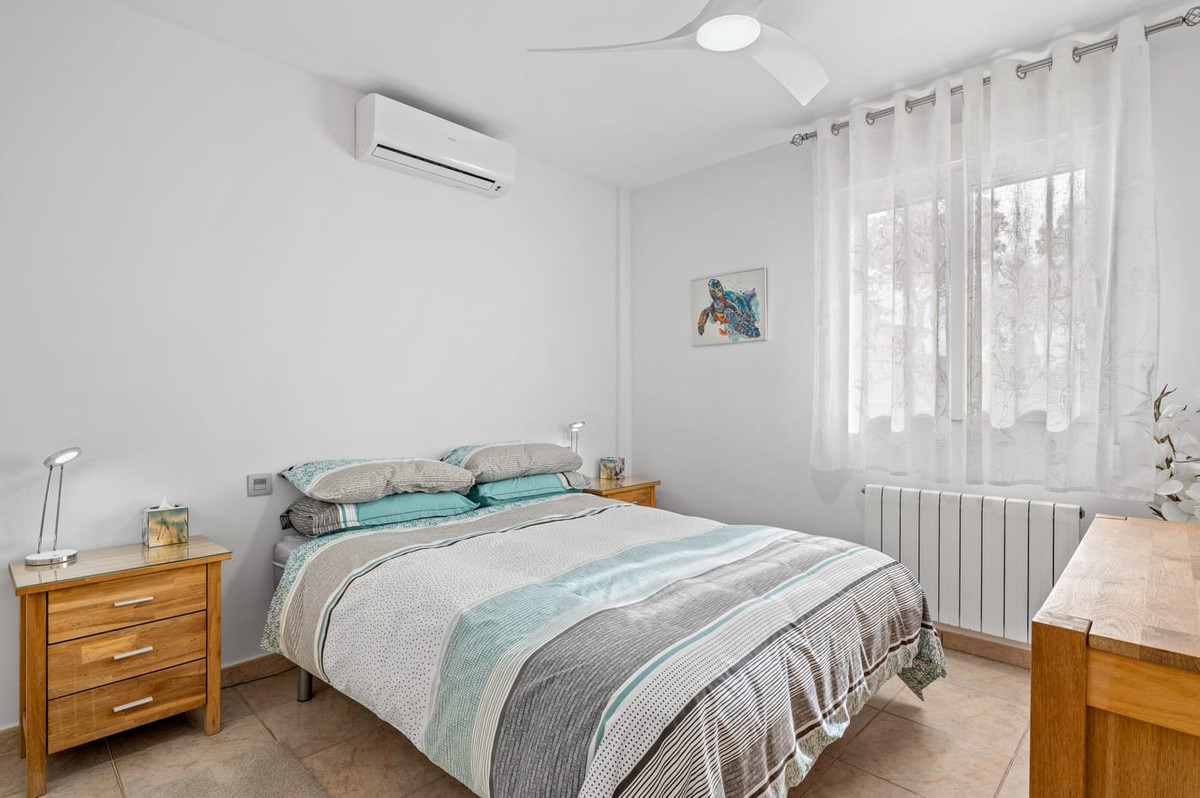 For sale - 4 Bedroom 3 Bathroom House - Finca - Cortijo in Orihuela - Torremendo  - Alicante