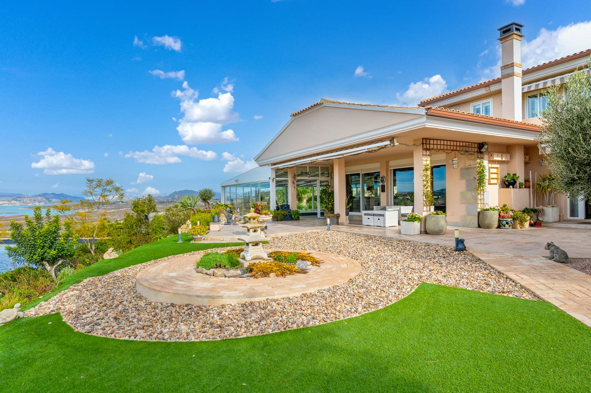 For sale - 4 Bedroom 3 Bathroom House - Finca - Cortijo in Orihuela - Torremendo  - Alicante