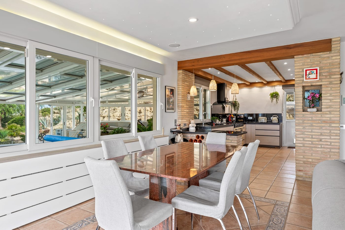 For sale - 4 Bedroom 3 Bathroom House - Finca - Cortijo in Orihuela - Torremendo  - Alicante