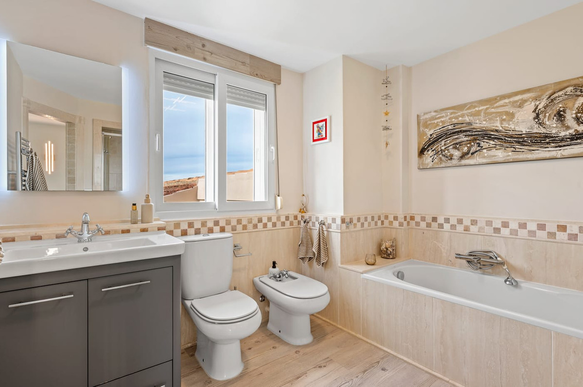 For sale - 4 Bedroom 3 Bathroom House - Finca - Cortijo in Orihuela - Torremendo  - Alicante