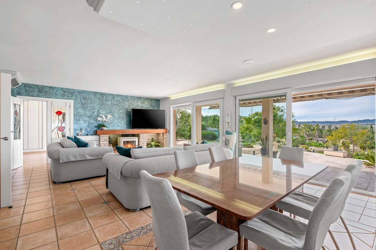 For sale - 4 Bedroom 3 Bathroom House - Finca - Cortijo in Orihuela - Torremendo  - Alicante