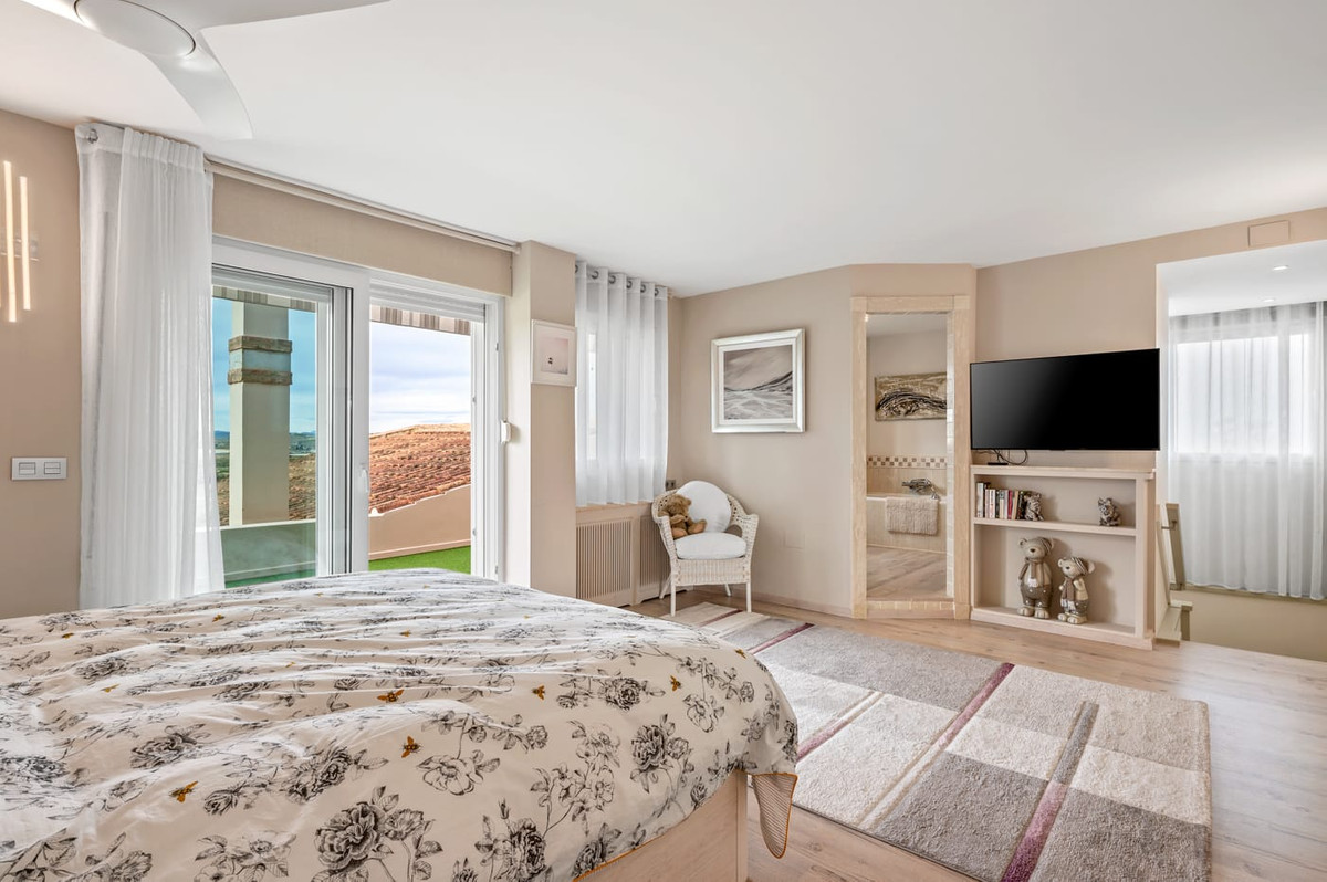 For sale - 4 Bedroom 3 Bathroom House - Finca - Cortijo in Orihuela - Torremendo  - Alicante