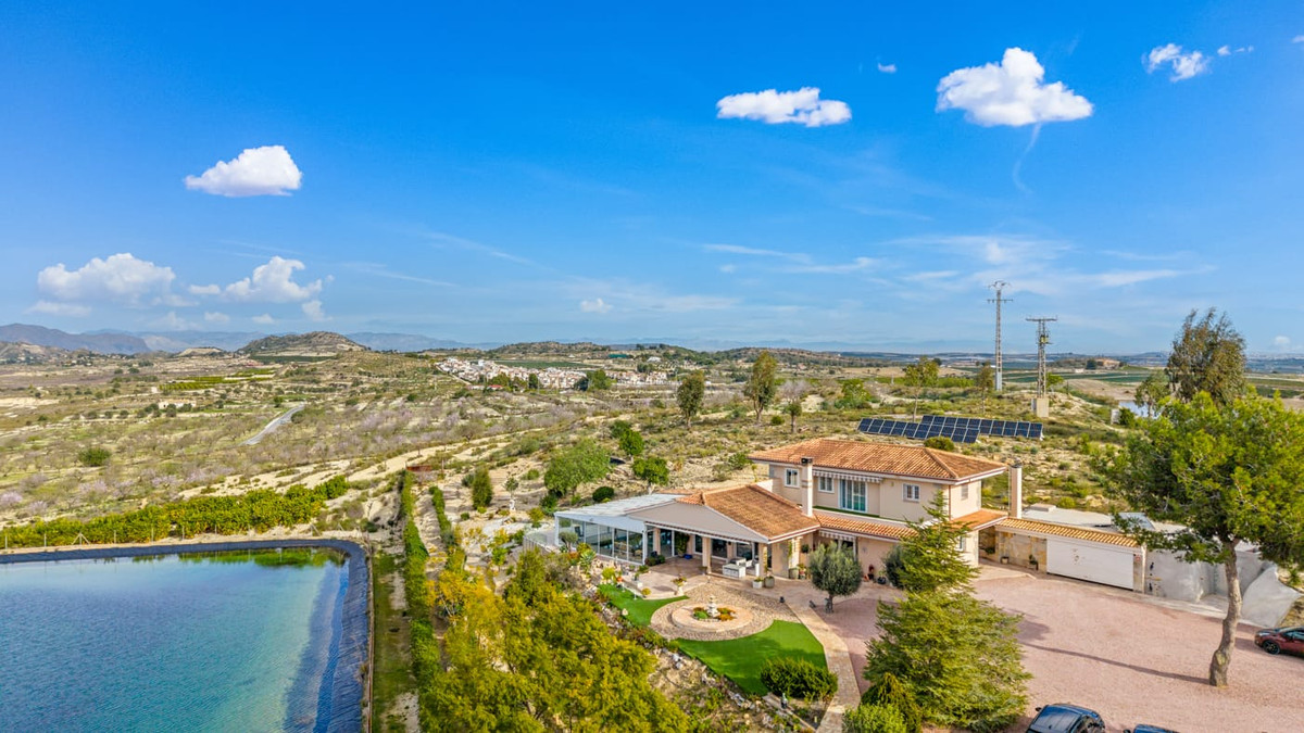 For sale - 4 Bedroom 3 Bathroom House - Finca - Cortijo in Orihuela - Torremendo  - Alicante