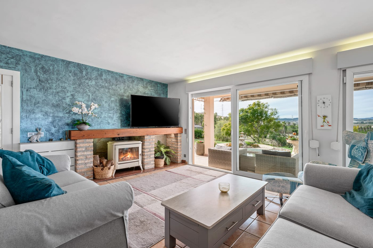 For sale - 4 Bedroom 3 Bathroom House - Finca - Cortijo in Orihuela - Torremendo  - Alicante