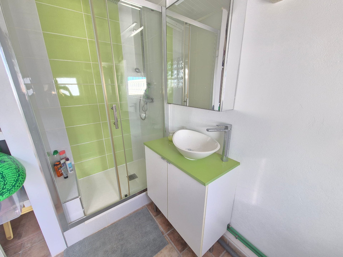 For sale - 3 Bedroom 2 Bathroom Penthouse in Playa Flamenca - La Florida  - Alicante