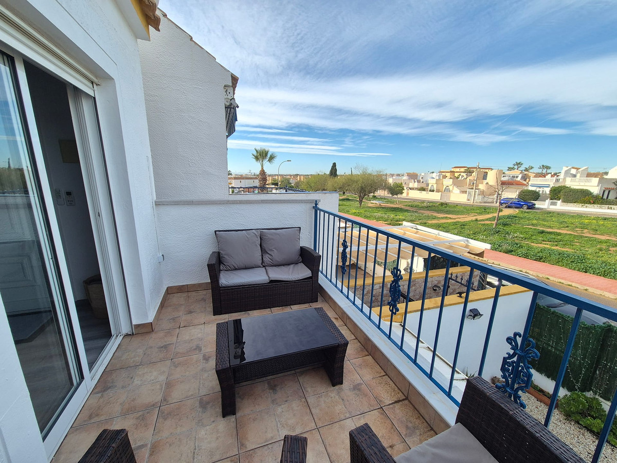 For sale - 3 Bedroom 2 Bathroom Penthouse in Playa Flamenca - La Florida  - Alicante