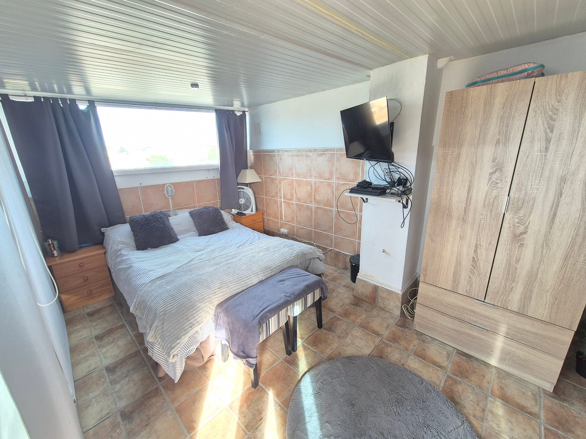 For sale - 3 Bedroom 2 Bathroom Penthouse in Playa Flamenca  - La Florida  - Alicante