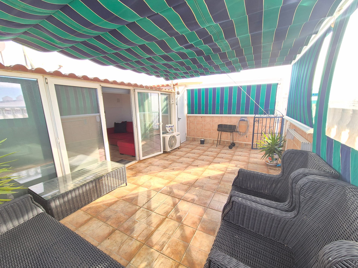 For sale - 3 Bedroom 2 Bathroom Penthouse in Playa Flamenca  - La Florida  - Alicante
