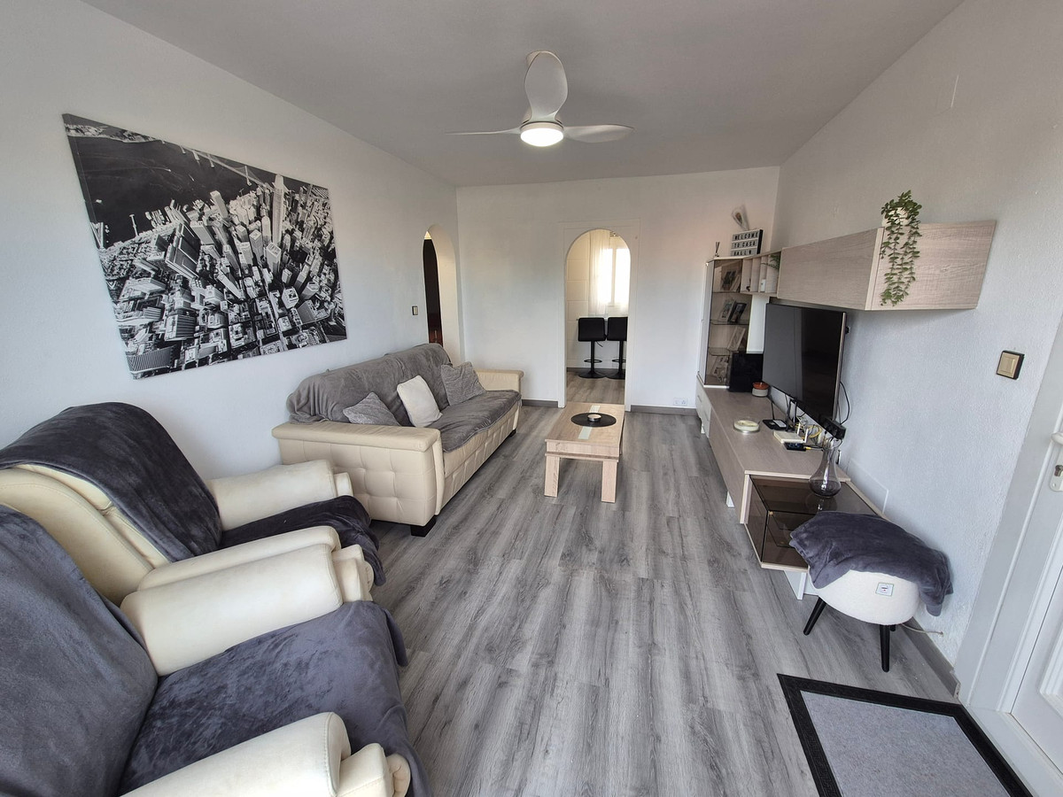 For sale - 3 Bedroom 2 Bathroom Penthouse in Playa Flamenca  - La Florida  - Alicante