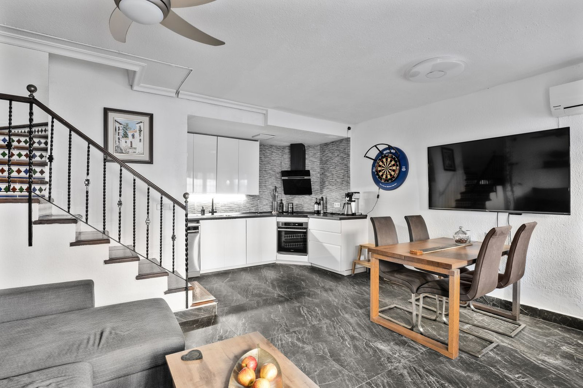 For sale - 2 Bedroom 2 Bathroom House - Townhouse in Torrevieja - La Mata  - Alicante