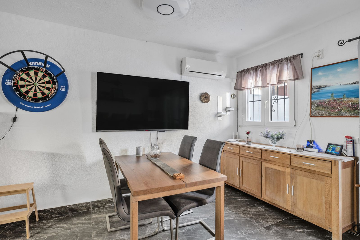 For sale - 2 Bedroom 2 Bathroom House - Townhouse in Torrevieja - La Mata  - Alicante