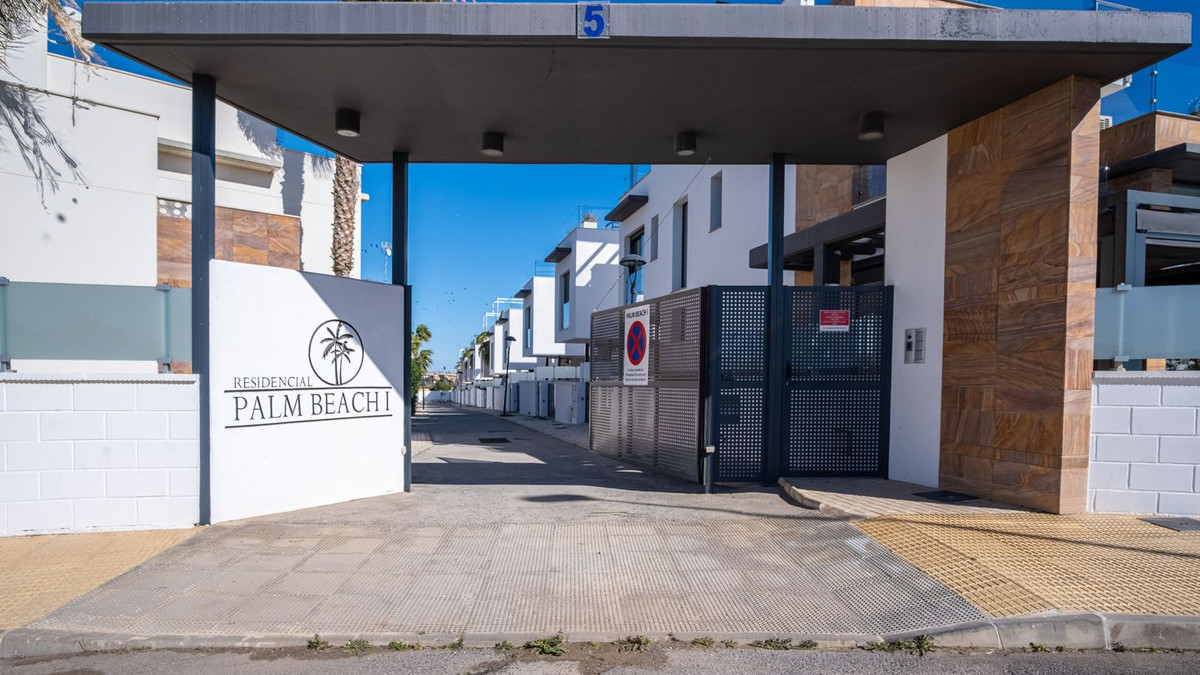 For sale - 3 Bedroom 3 Bathroom House - Detached Villa in Orihuela - Lomas de Cabo Roig  - Alicante