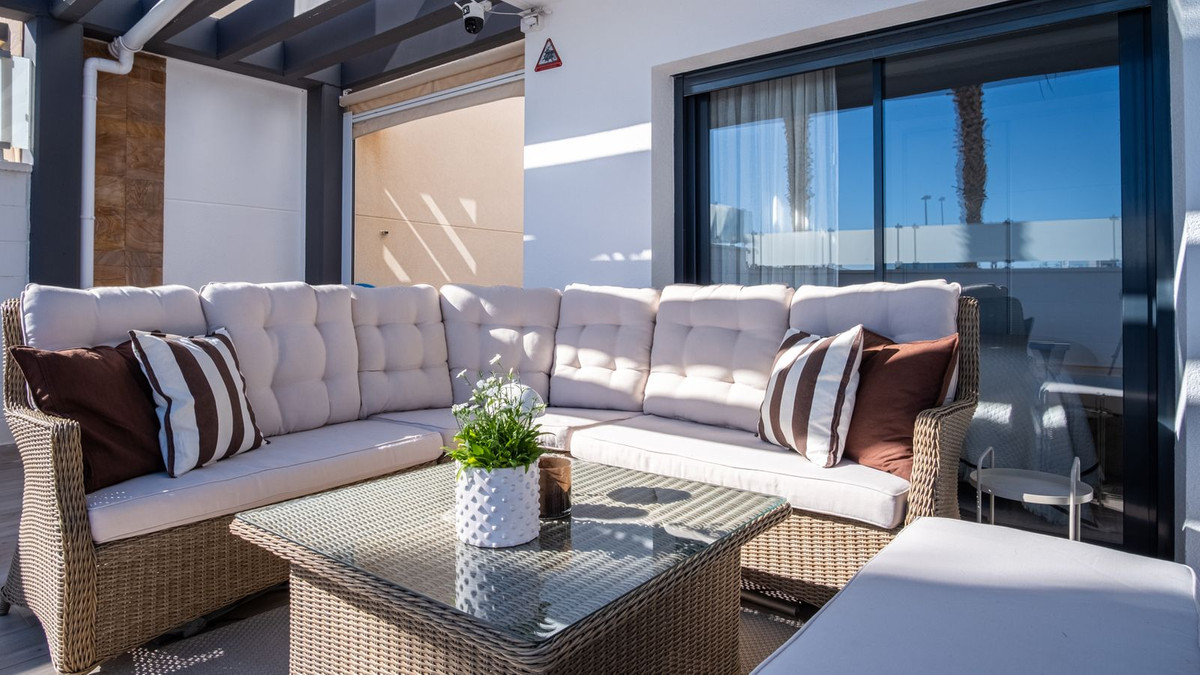 For sale - 3 Bedroom 3 Bathroom House - Detached Villa in Orihuela - Lomas de Cabo Roig  - Alicante