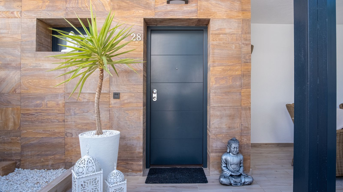 For sale - 3 Bedroom 3 Bathroom House - Detached Villa in Orihuela - Lomas de Cabo Roig  - Alicante