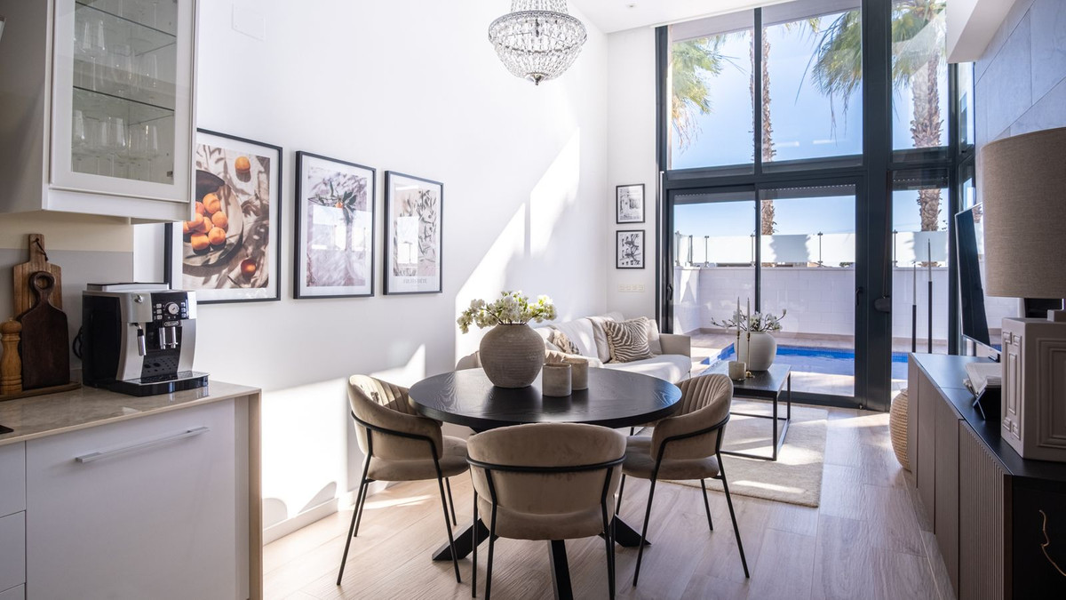 For sale - 3 Bedroom 3 Bathroom House - Detached Villa in Orihuela - Lomas de Cabo Roig  - Alicante