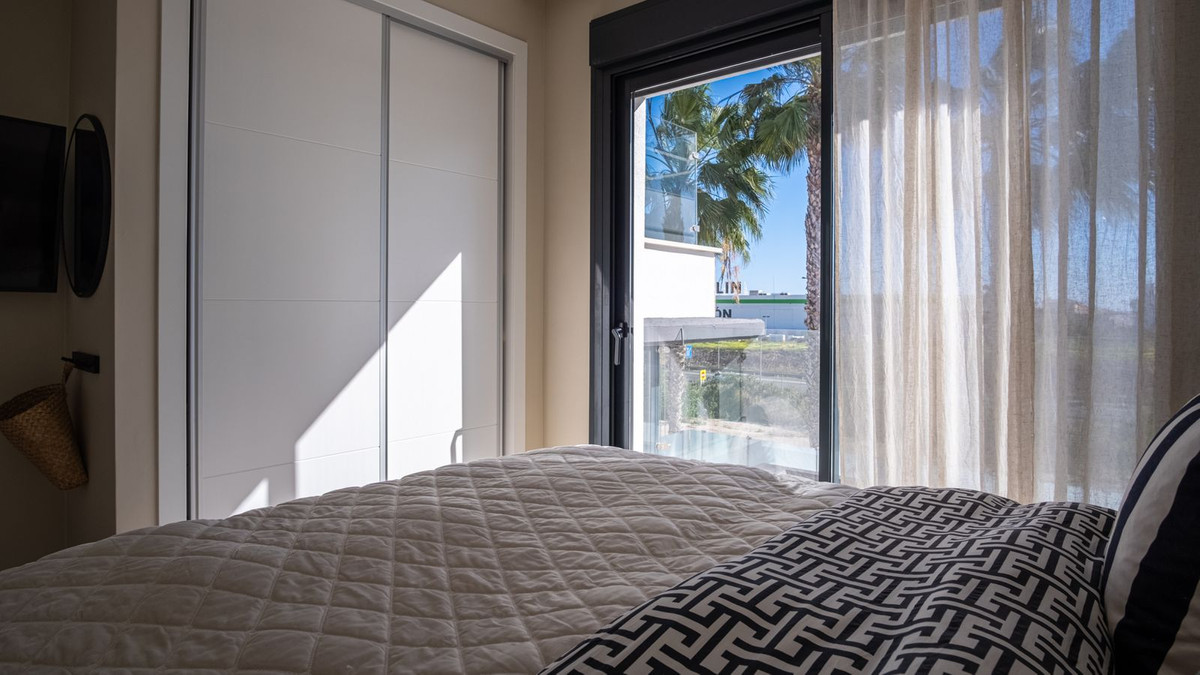 For sale - 3 Bedroom 3 Bathroom House - Detached Villa in Orihuela - Lomas de Cabo Roig  - Alicante