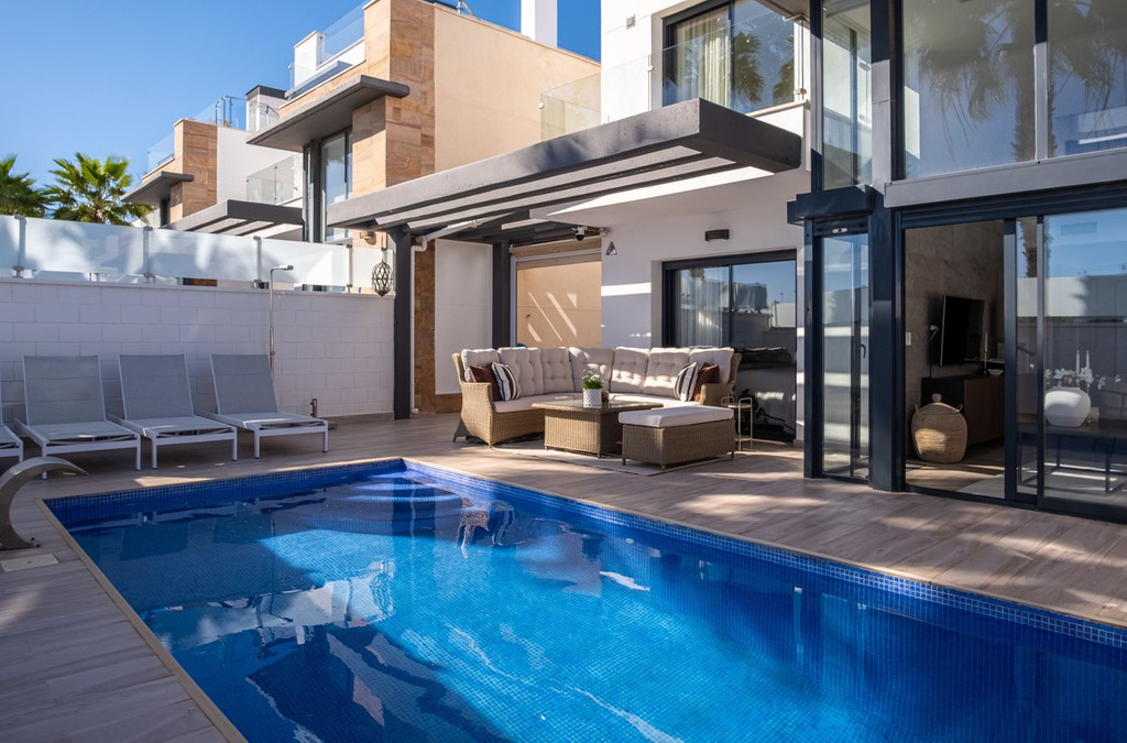 3 Bedroom 3 Bathroom House - Detached Villa in Orihuela