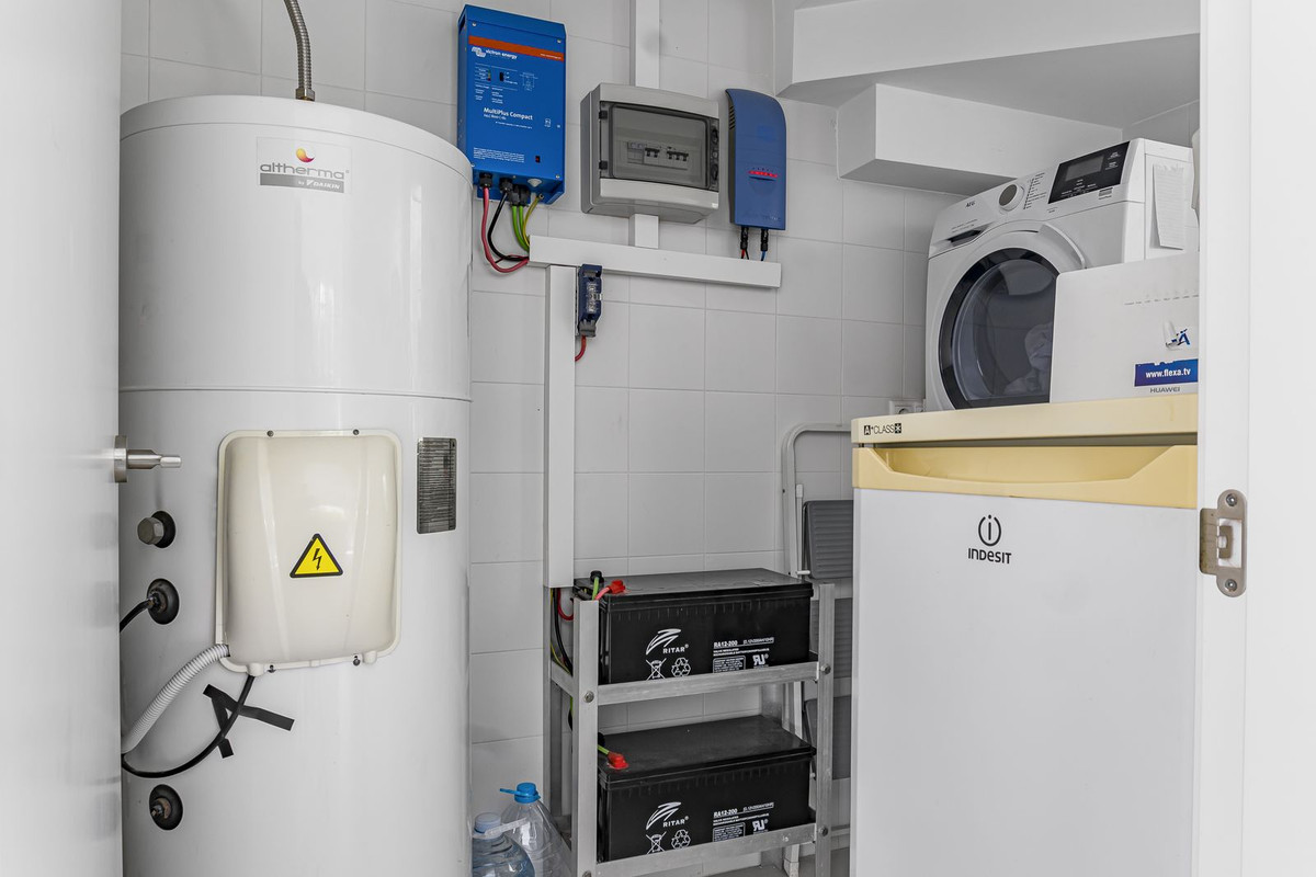 For sale - 3 Bedroom 2 Bathroom House - Detached Villa in Orihuela - Mil Palmeras  - Alicante