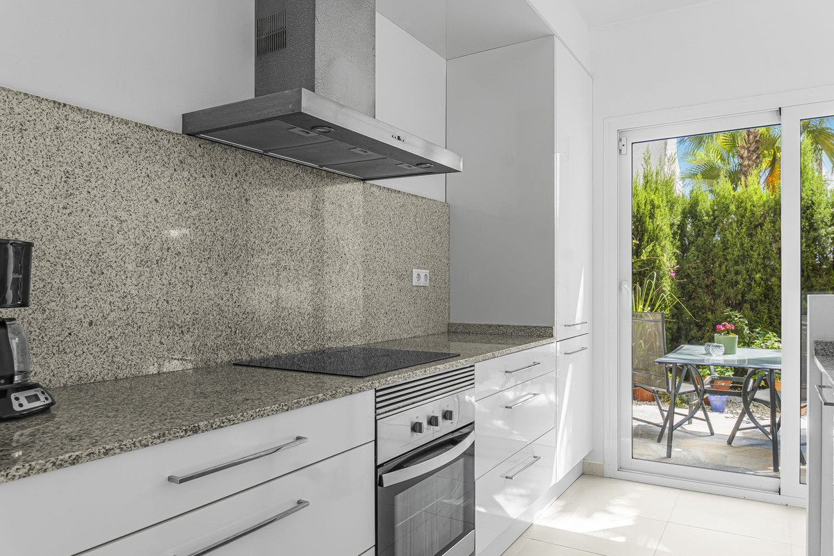 For sale - 3 Bedroom 2 Bathroom House - Detached Villa in Orihuela - Mil Palmeras  - Alicante