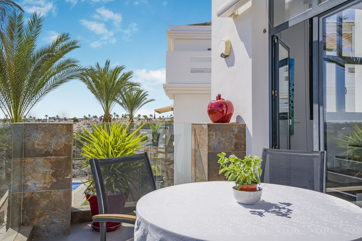 For sale - 3 Bedroom 2 Bathroom Penthouse in Las Ramblas Villamartin - Las Ramblas Golf  - Alicante