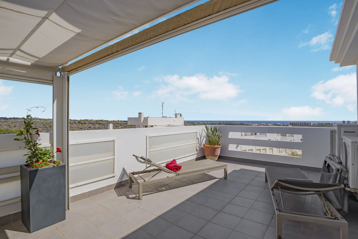 For sale - 3 Bedroom 2 Bathroom Penthouse in Las Ramblas Villamartin - Las Ramblas Golf  - Alicante
