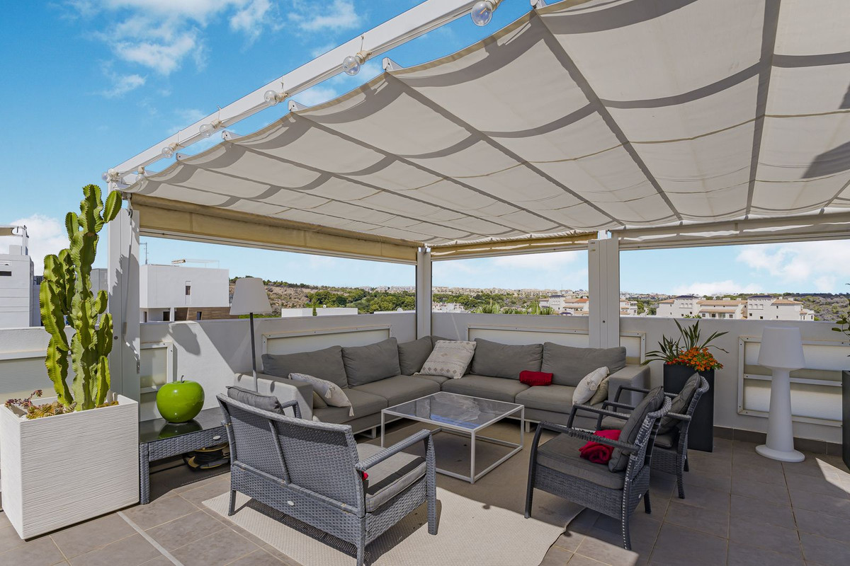 For sale - 3 Bedroom 2 Bathroom Penthouse in Las Ramblas Villamartin - Las Ramblas Golf  - Alicante