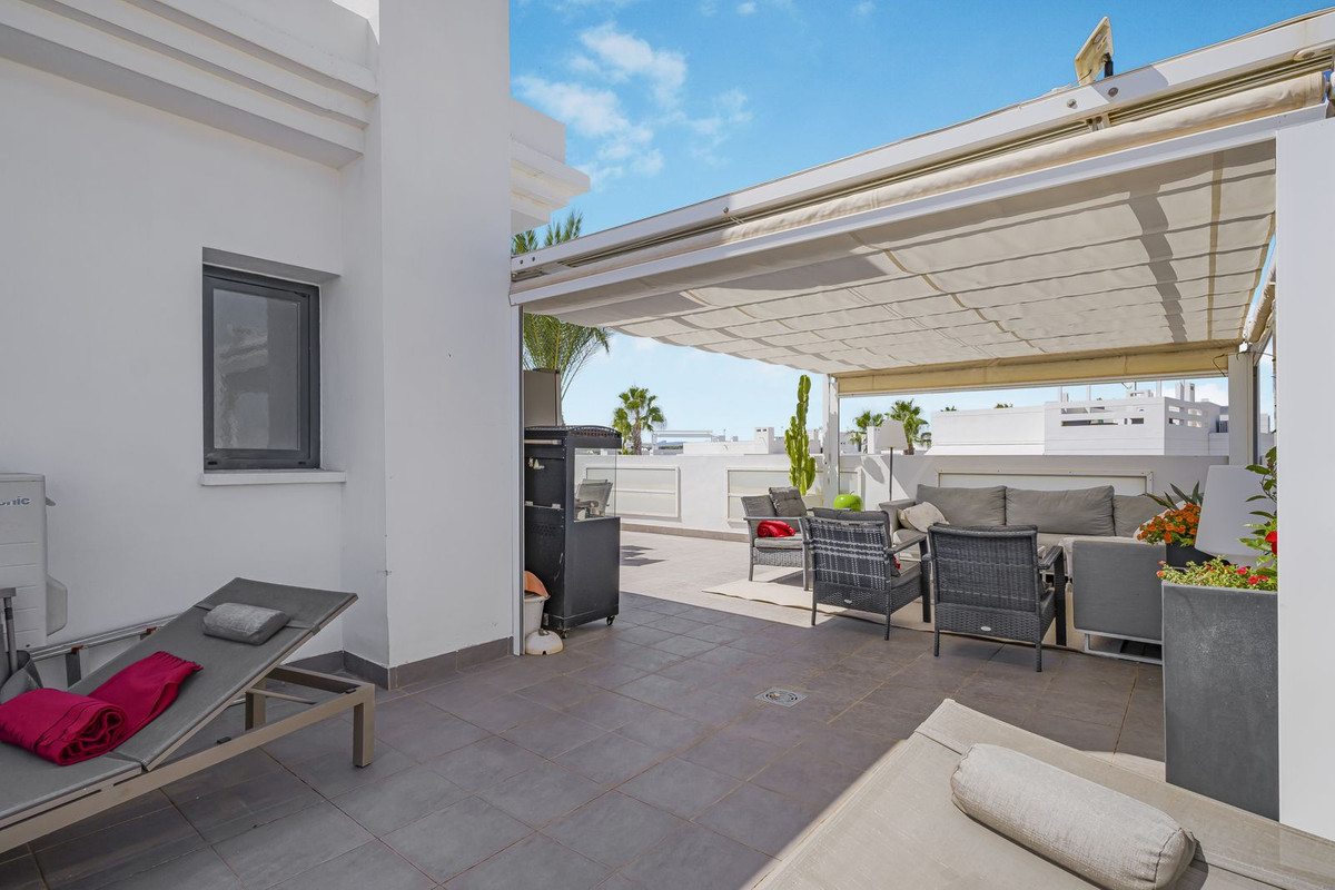 For sale - 3 Bedroom 2 Bathroom Penthouse in Las Ramblas Villamartin - Las Ramblas Golf  - Alicante