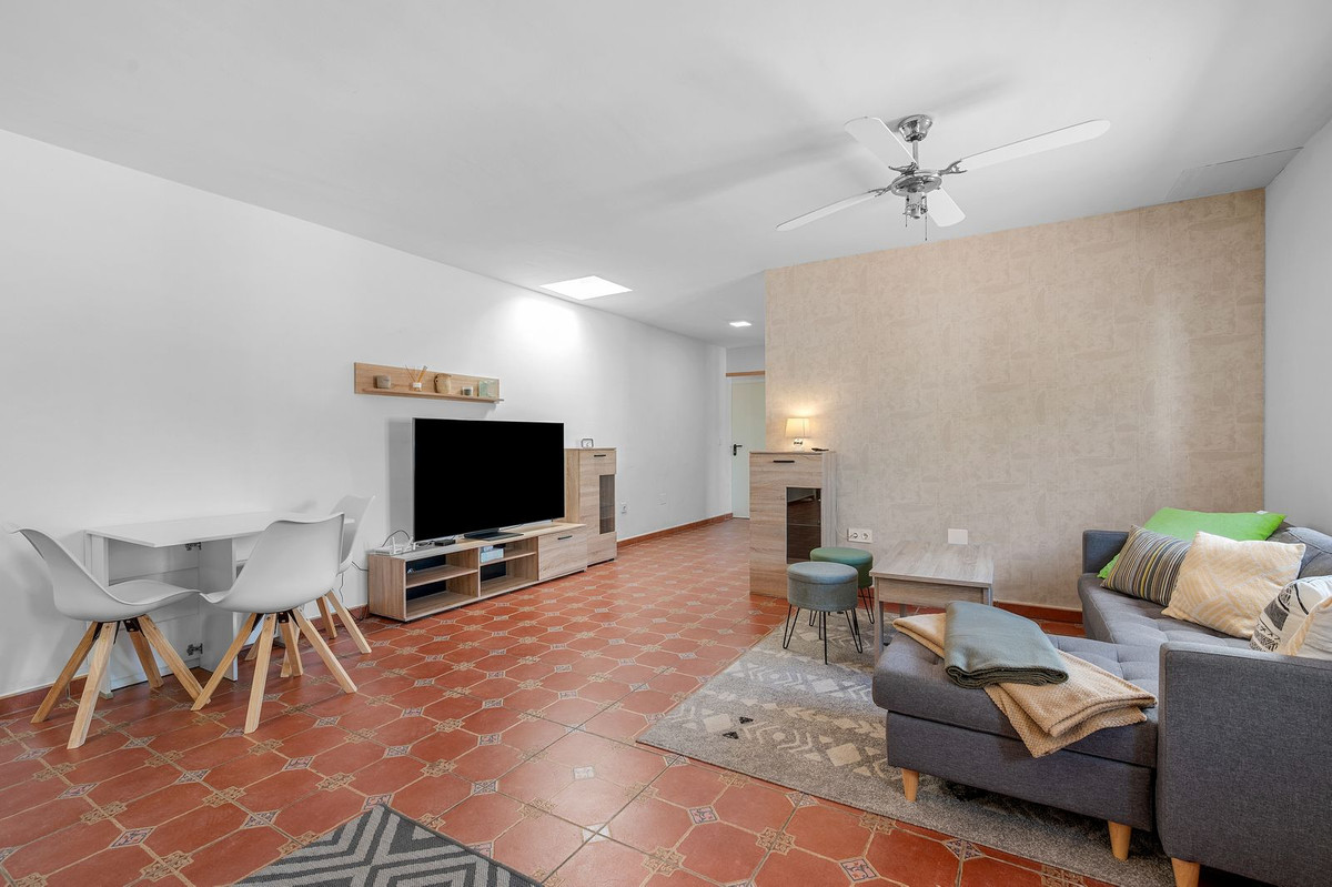 For sale - 7 Bedroom 3 Bathroom House - Detached Villa in Rojales - Rojales Centro  - Alicante