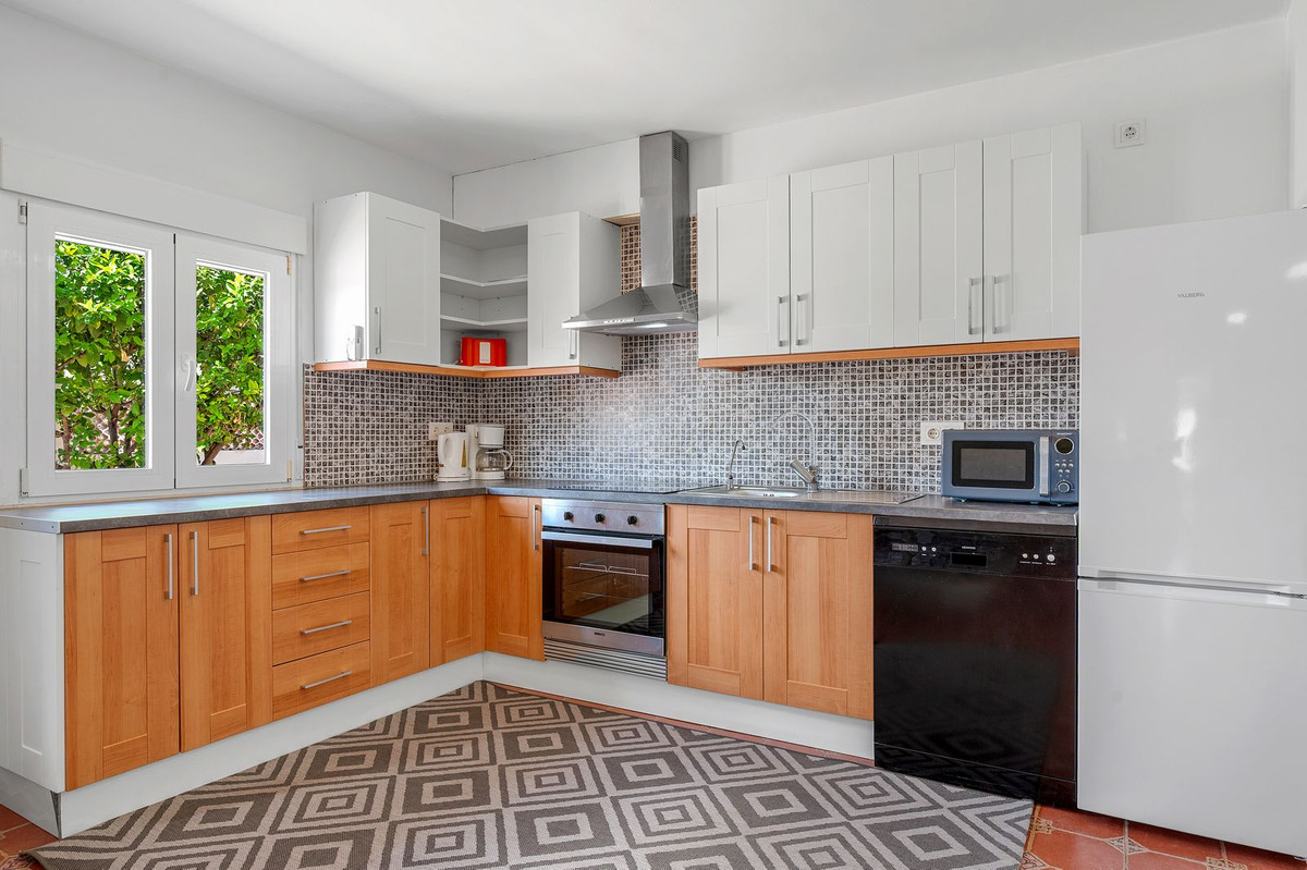 For sale - 7 Bedroom 3 Bathroom House - Detached Villa in Rojales - Rojales Centro  - Alicante