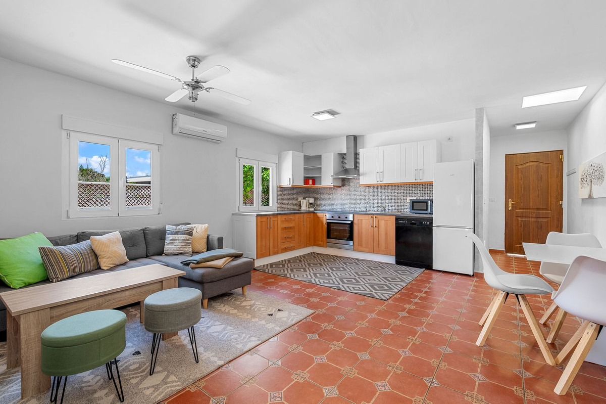 For sale - 7 Bedroom 3 Bathroom House - Detached Villa in Rojales - Rojales Centro  - Alicante