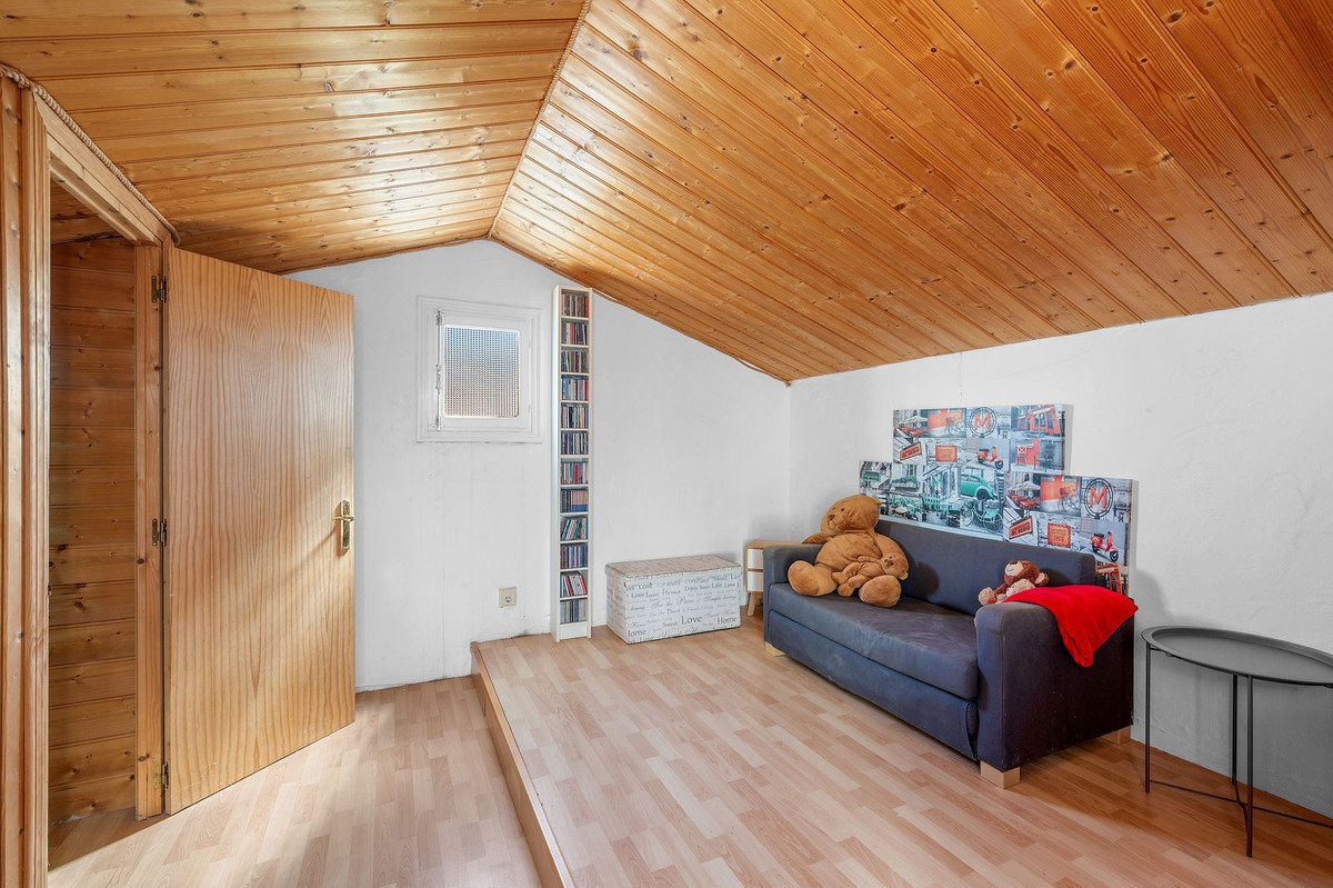 For sale - 7 Bedroom 3 Bathroom House - Detached Villa in Rojales - Rojales Centro  - Alicante