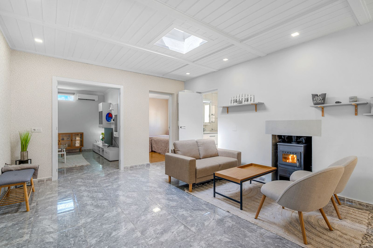 For sale - 7 Bedroom 3 Bathroom House - Detached Villa in Rojales - Rojales Centro  - Alicante