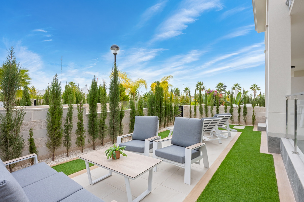 For sale - 2 Bedroom 2 Bathroom Apartment - Ground Floor Apartment in Rojales - Ciudad Quesada  - Alicante