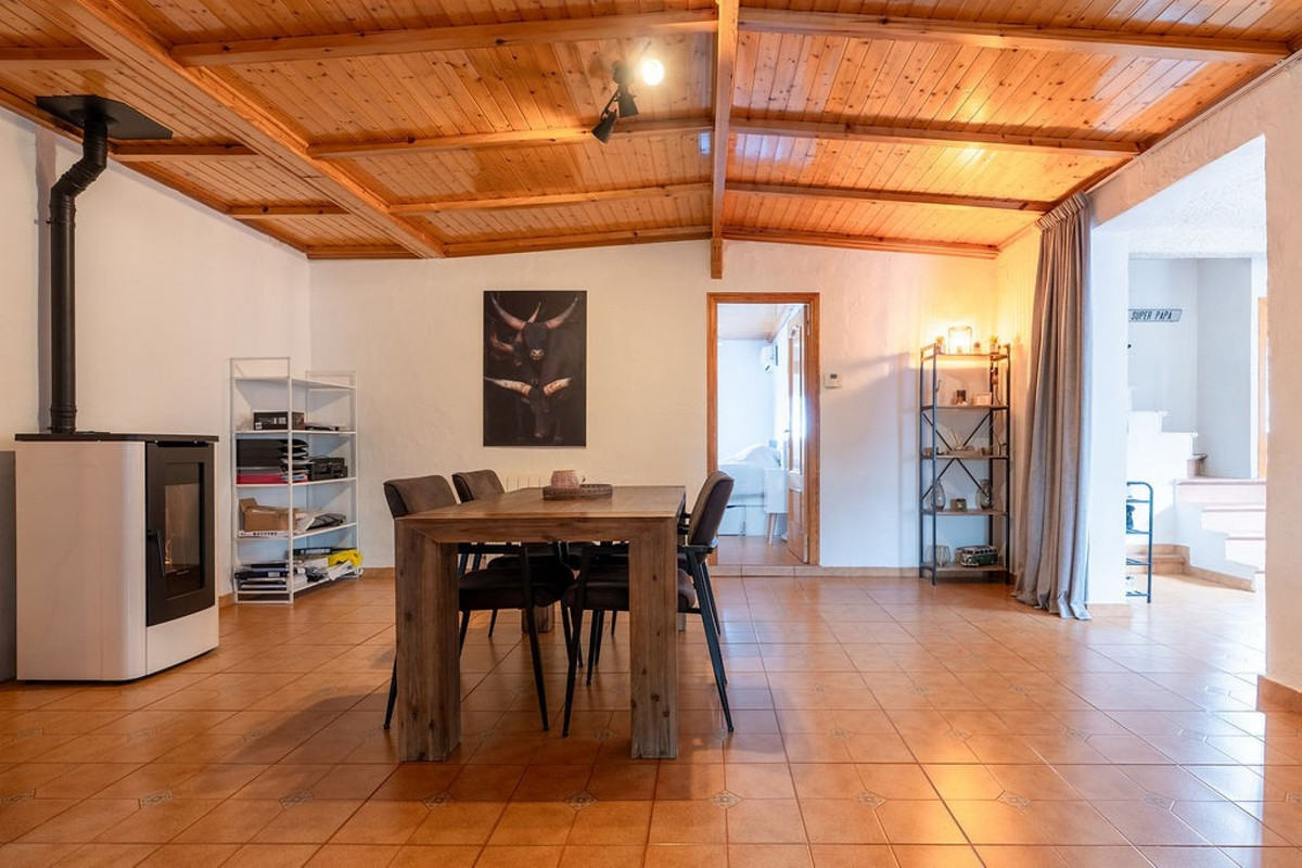 For sale - 3 Bedroom 2 Bathroom House - Finca - Cortijo in Hondón de las Nieves - Hondón de las Nieves Centro  - Alicante