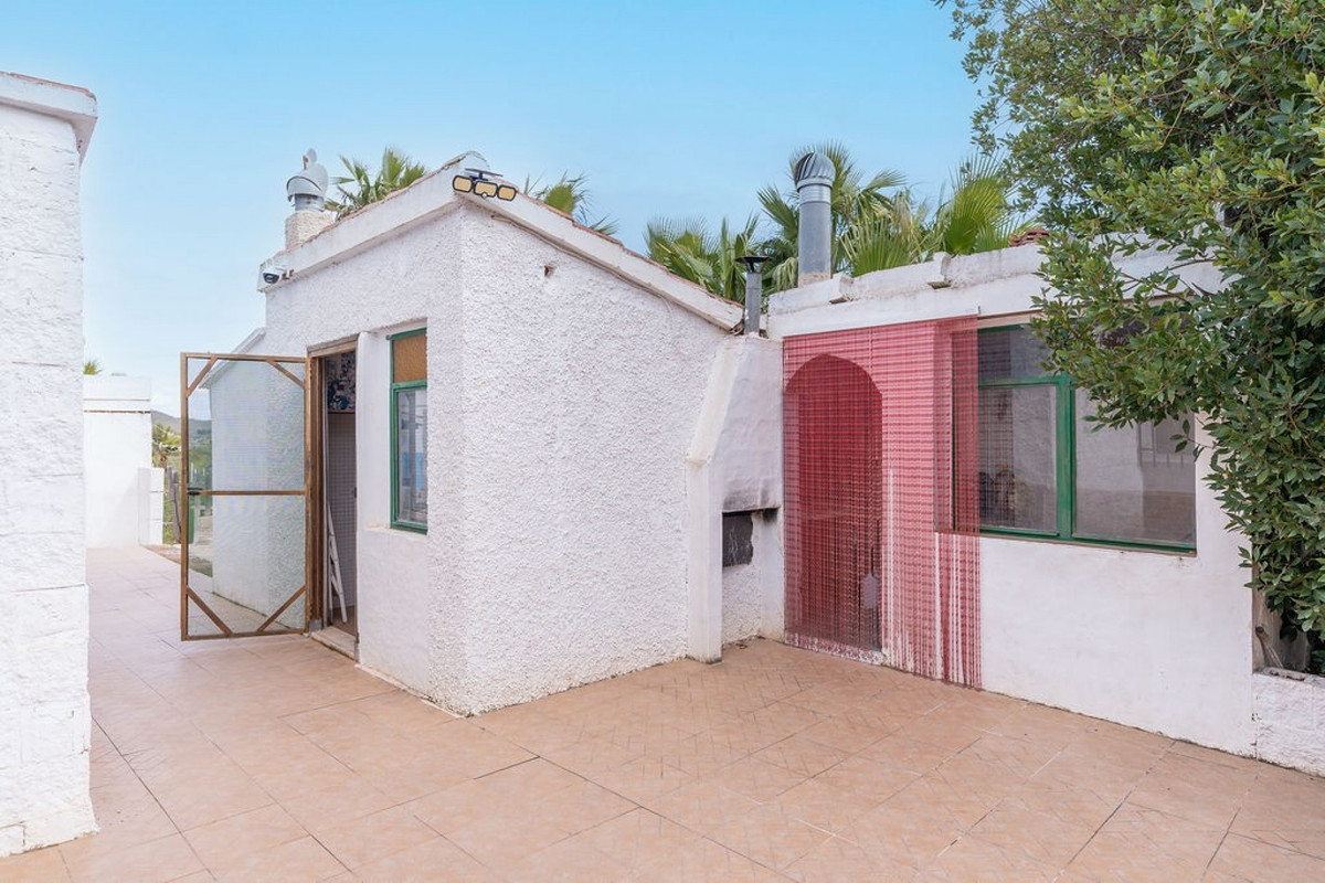 For sale - 3 Bedroom 2 Bathroom House - Finca - Cortijo in Hondón de las Nieves - Hondón de las Nieves Centro  - Alicante