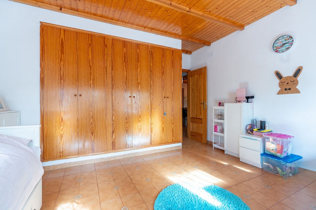 For sale - 3 Bedroom 2 Bathroom House - Finca - Cortijo in Hondón de las Nieves - Hondón de las Nieves Centro  - Alicante