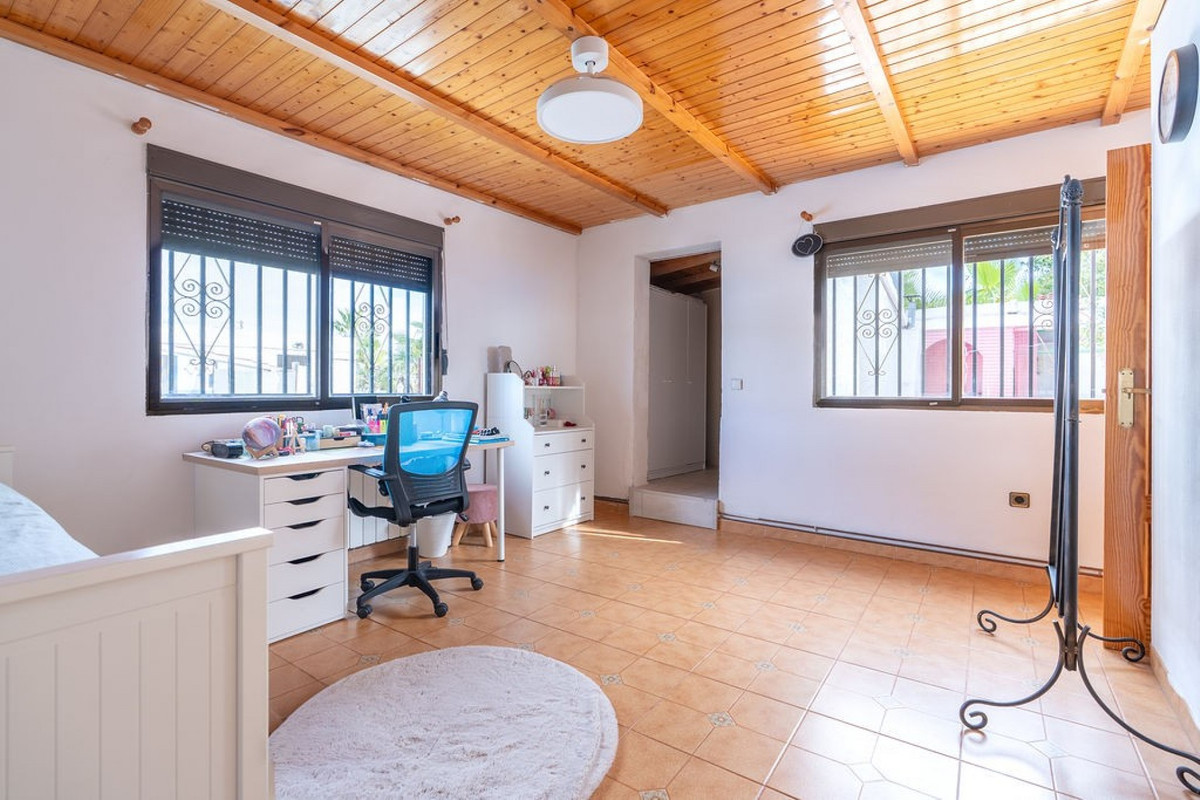 For sale - 3 Bedroom 2 Bathroom House - Finca - Cortijo in Hondón de las Nieves - Hondón de las Nieves Centro  - Alicante