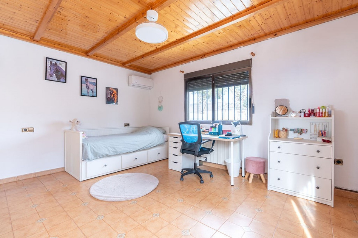 For sale - 3 Bedroom 2 Bathroom House - Finca - Cortijo in Hondón de las Nieves - Hondón de las Nieves Centro  - Alicante