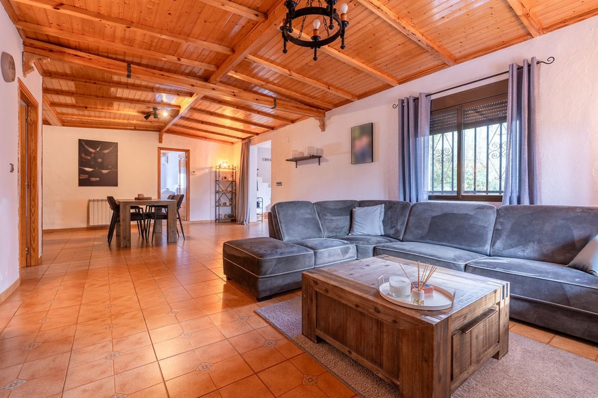 For sale - 3 Bedroom 2 Bathroom House - Finca - Cortijo in Hondón de las Nieves - Hondón de las Nieves Centro  - Alicante