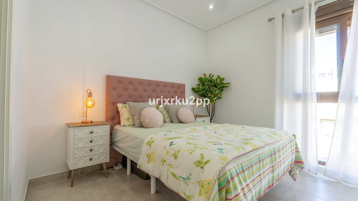 For sale - 3 Bedroom 2 Bathroom Apartment - Top Floor Apartment in Pilar de la Horadada - Torre de la Horadada  - Alicante