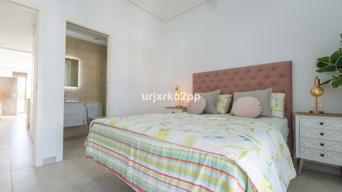 For sale - 3 Bedroom 2 Bathroom Apartment - Top Floor Apartment in Pilar de la Horadada - Torre de la Horadada  - Alicante