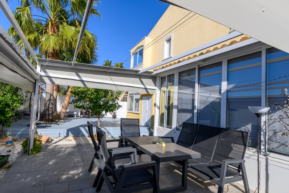 For sale - 2 Bedroom 1 Bathroom Ground Floor Apartment in La Mata - La Mata  - Alicante