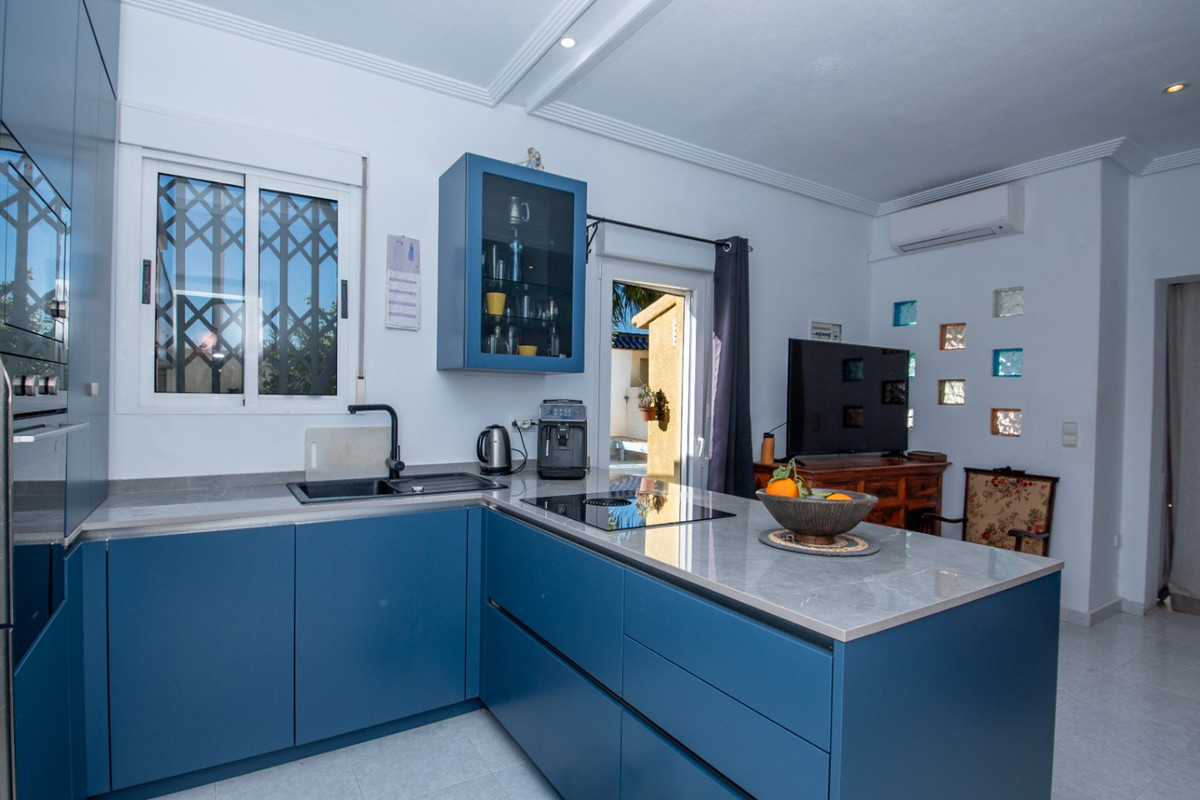 For sale - 2 Bedroom 1 Bathroom Ground Floor Apartment in La Mata - La Mata  - Alicante