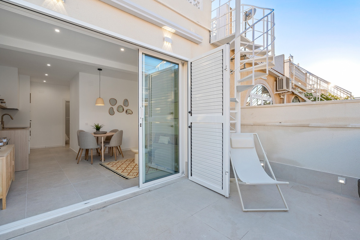 For sale - 2 Bedroom 1 Bathroom House - Townhouse in Torrevieja - El Chaparral  - Alicante