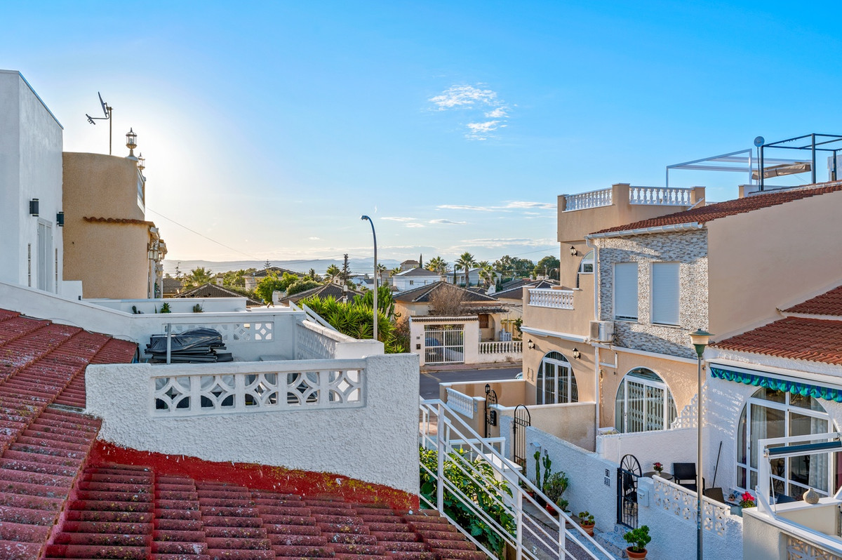 For sale - 2 Bedroom 1 Bathroom House - Townhouse in Torrevieja - El Chaparral  - Alicante